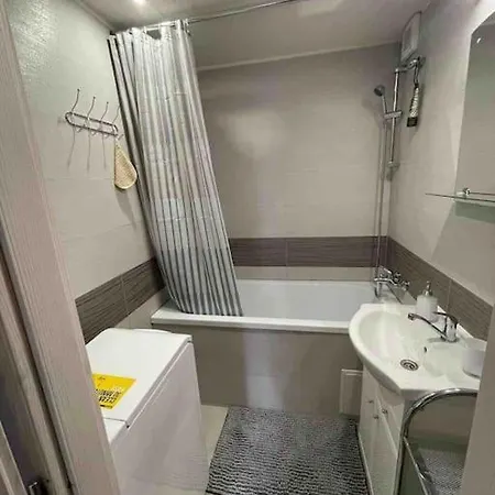 3 Izbovy Byt 아파트