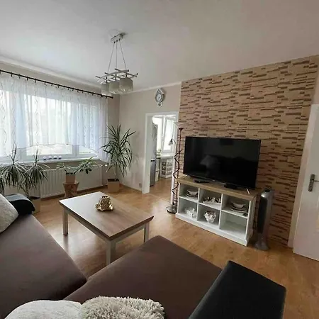 3 Izbovy Byt 아파트 *