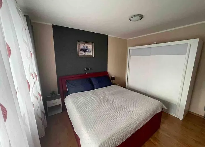 3 Izbovy Byt Διαμέρισμα *